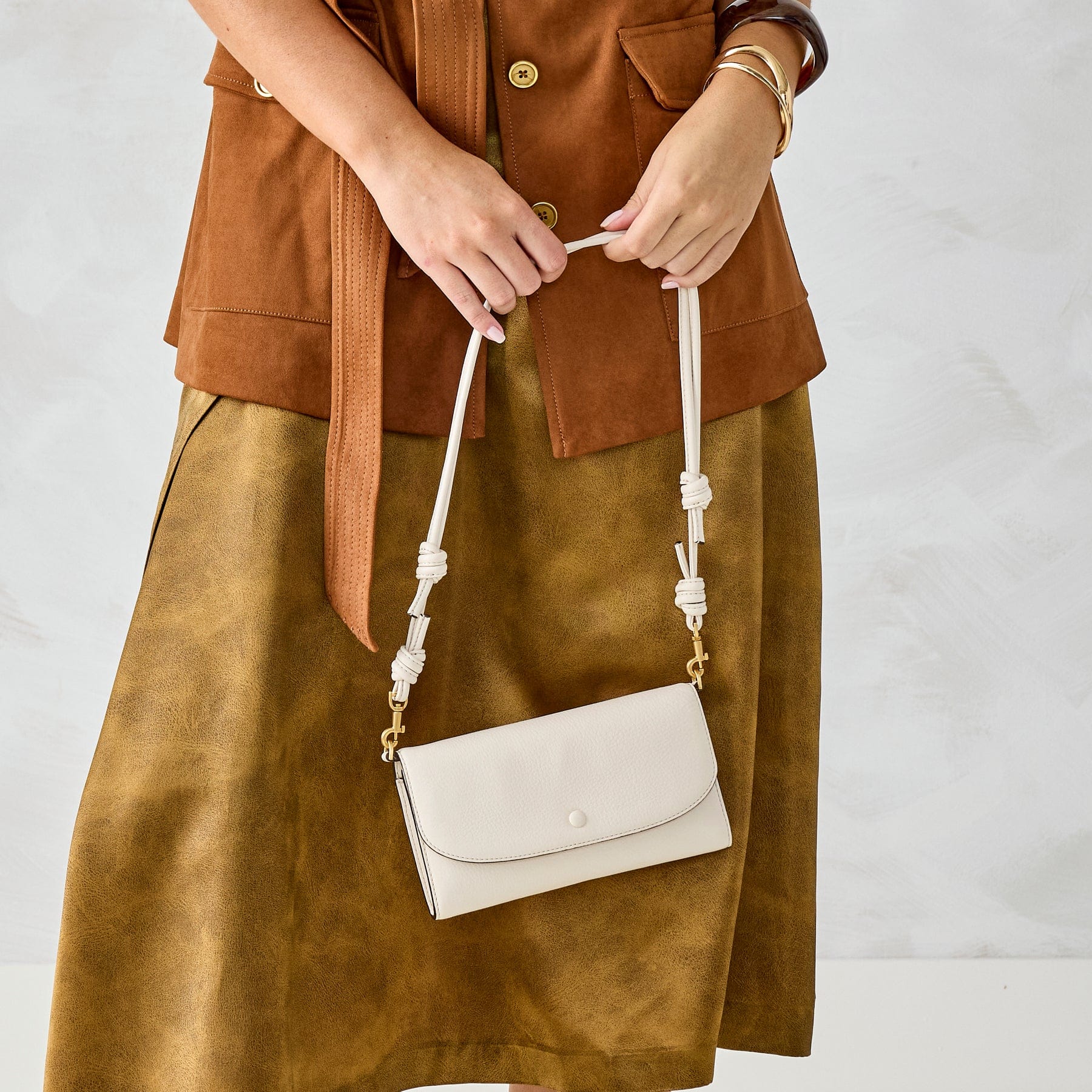 Wildwood Wallet Crossbody - Image 3